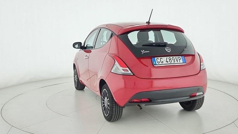 Lancia Ypsilon 1.0 FireFly 5 porte S&S Hybrid Silver