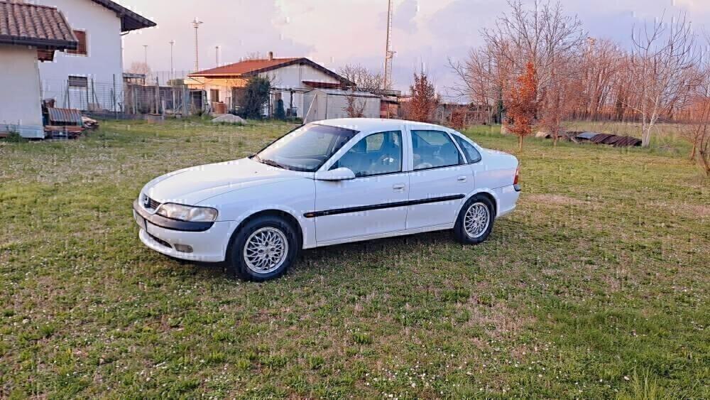 Opel Vectra 1.8i 16V cat 4 porte CD CLIMA EPOCA STORICA