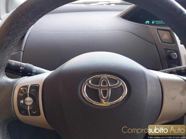 TOYOTA Yaris 1.3 3 porte