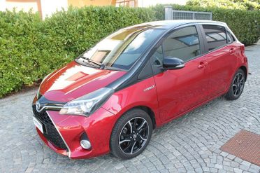 Toyota Yaris 1.5 Hybrid 5 porte Trend "Red Edition"