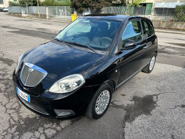 Lancia Ypsilon Elle guidabile da neopatentati