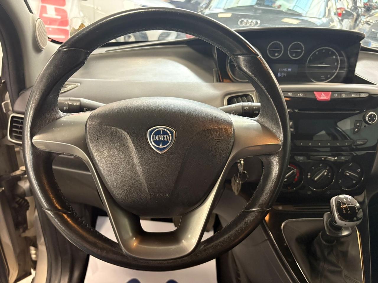 Lancia Ypsilon 1.2 69 CV 5 porte S&S Silver Ok Neopatentati