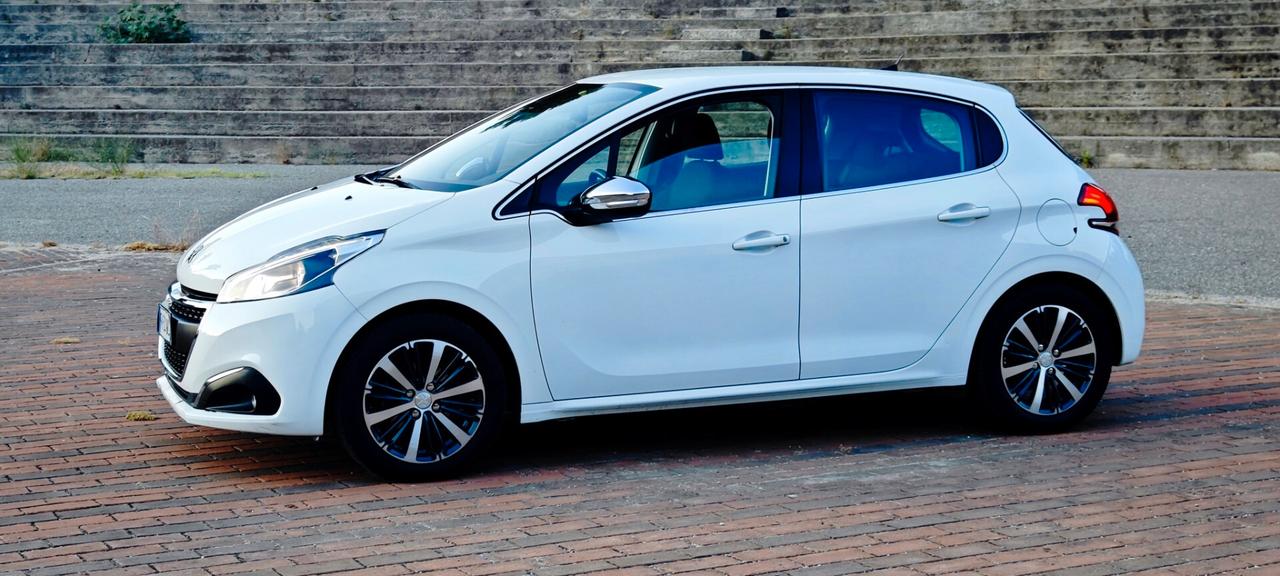Peugeot 208 PureTech 82 5 porte Allure