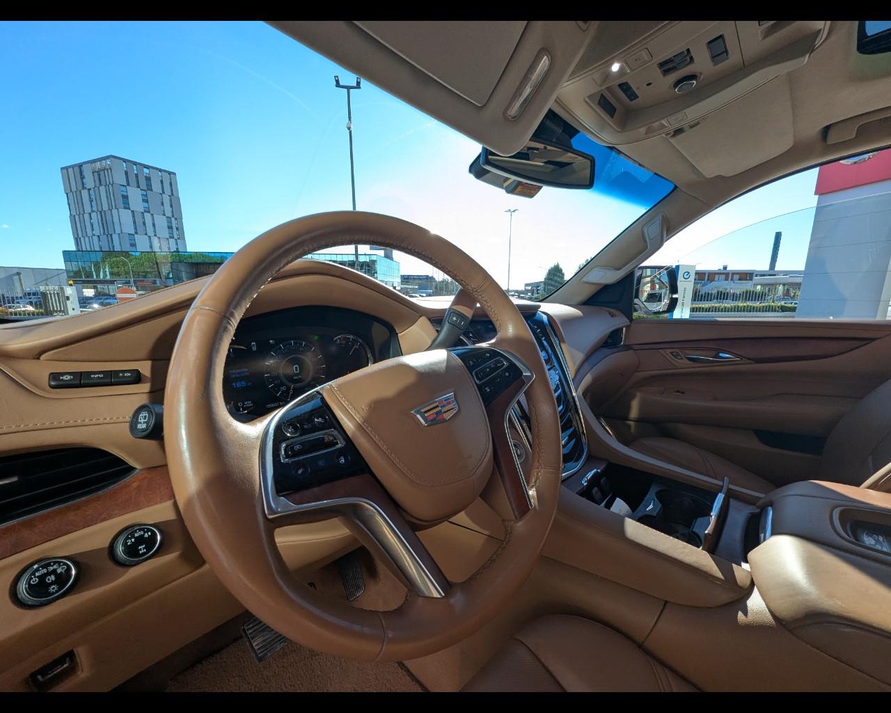 CADILLAC Escalade(2015-2019) - Escalade 6.2L V8 AT AWD Platinum
