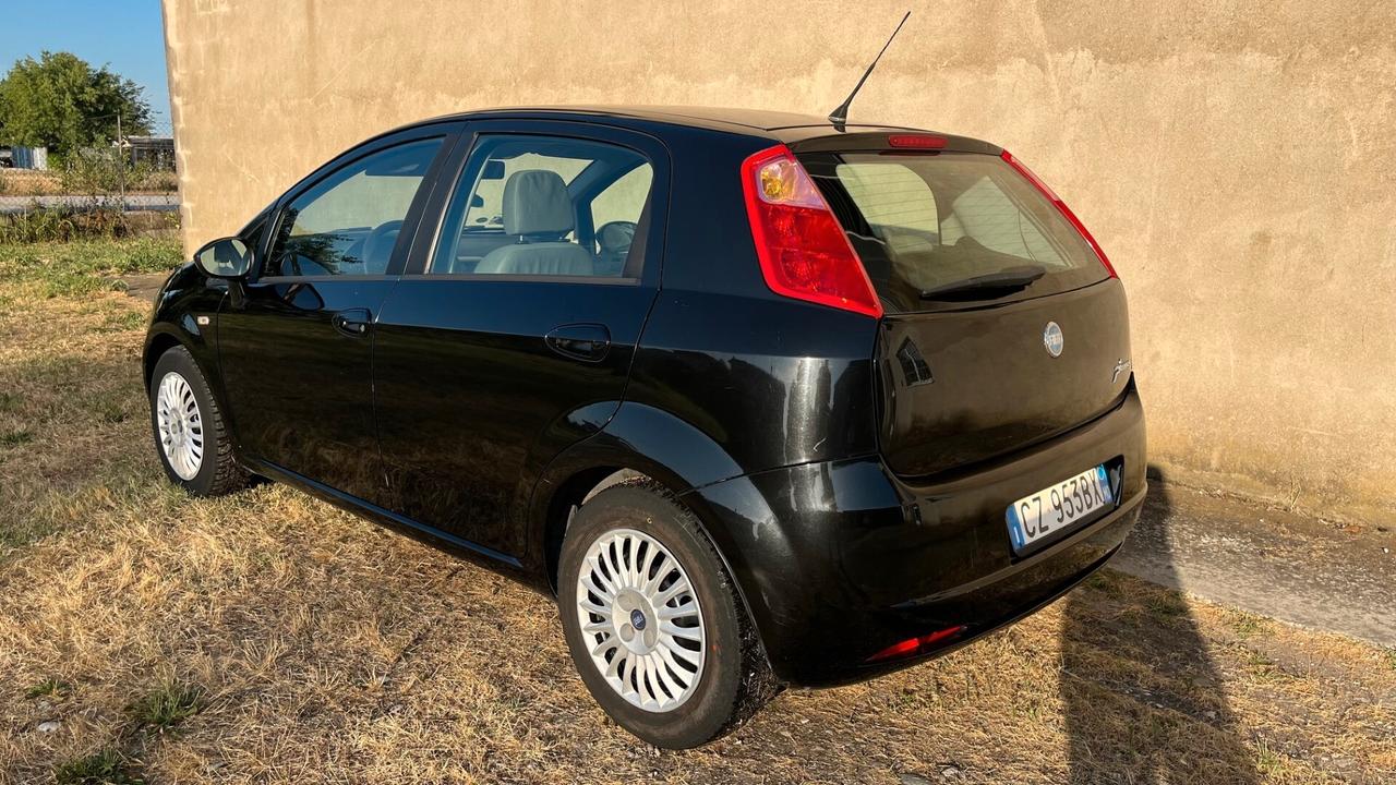 Fiat Grande Punto 1.2 5 porte Dynamic benzina + GPL - idonea NEOPATENTATI