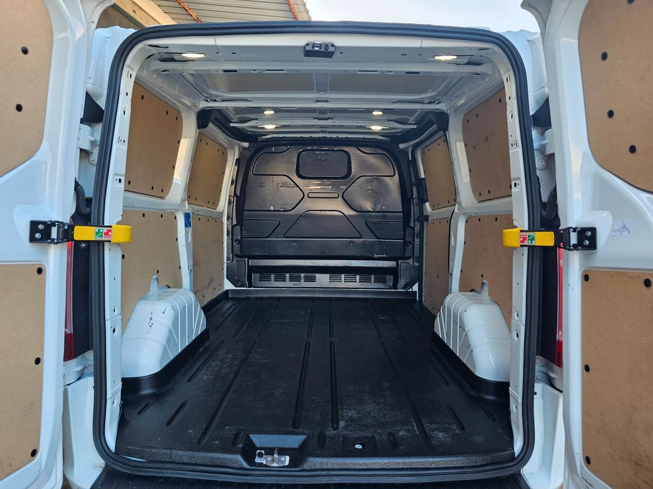 Ford Transit Custom 280 2.0 EcoBlue Hybrid 130 PC Titanium