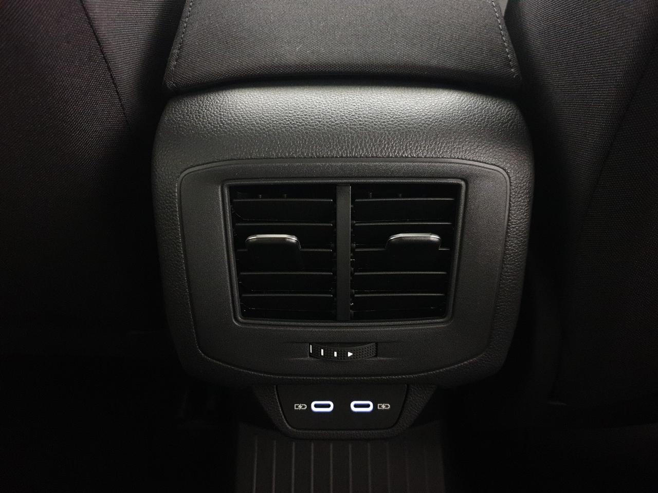 Volkswagen T-Roc 1.5 tsi sport