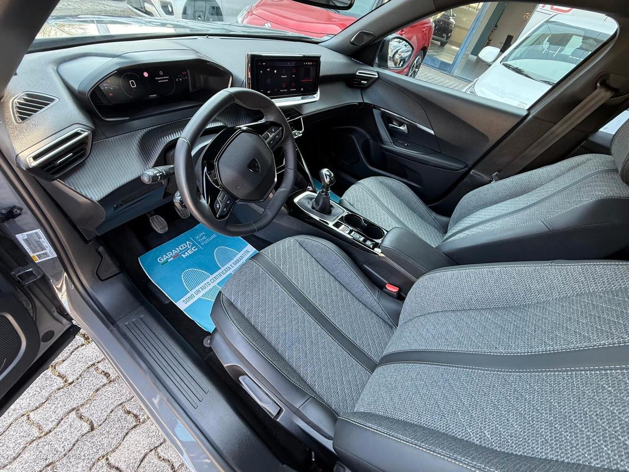 Peugeot 2008 PureTech 100 S&S Allure - ok neopatentati -