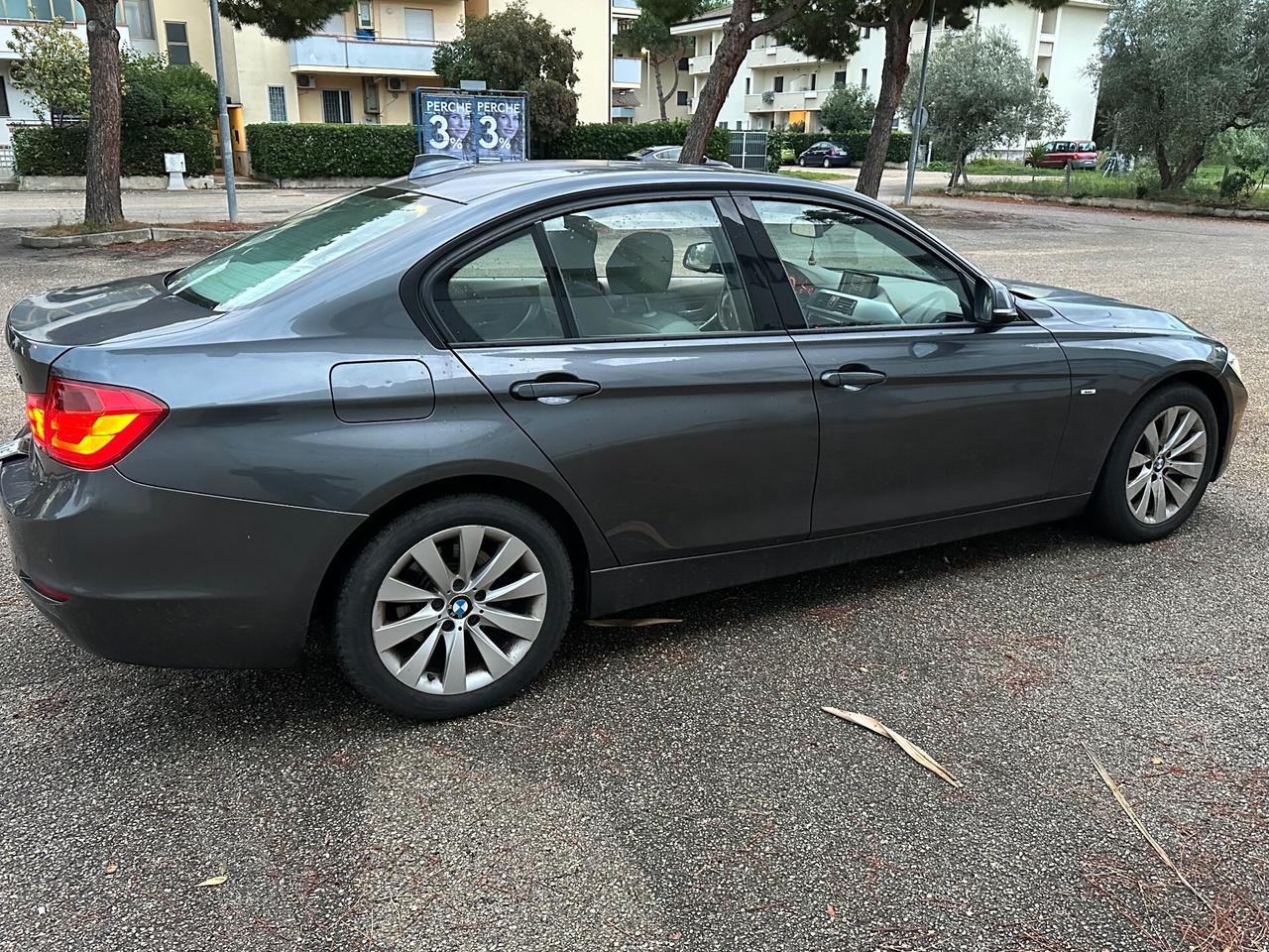 Bmw f30/31 320d Efficient Dynamics Luxury leggi descrizione
