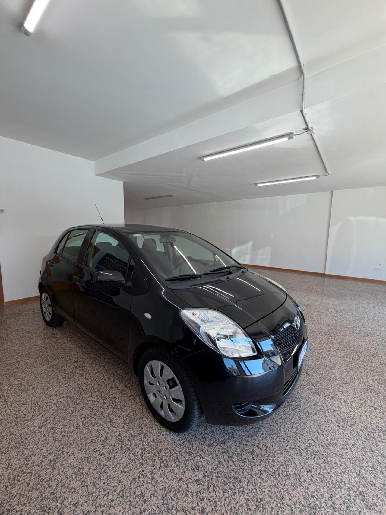 Toyota Yaris 1.3 5 porte Sol