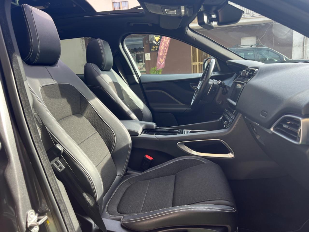 Jaguar F-Pace 2.0 D 240 CV AWD aut. R-Sport