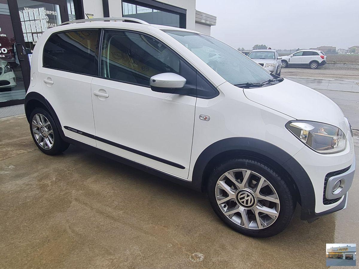 VOLKSWAGEN Up! 75 CV 5 porte cross