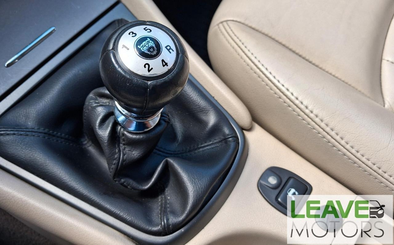 Jaguar X-Type 2 litri V6 Executive (M1540)