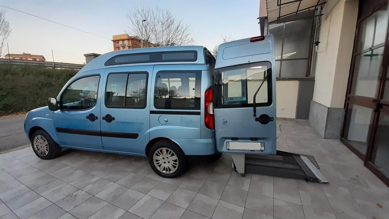 Doblò trasporto disabili pedana elettrica