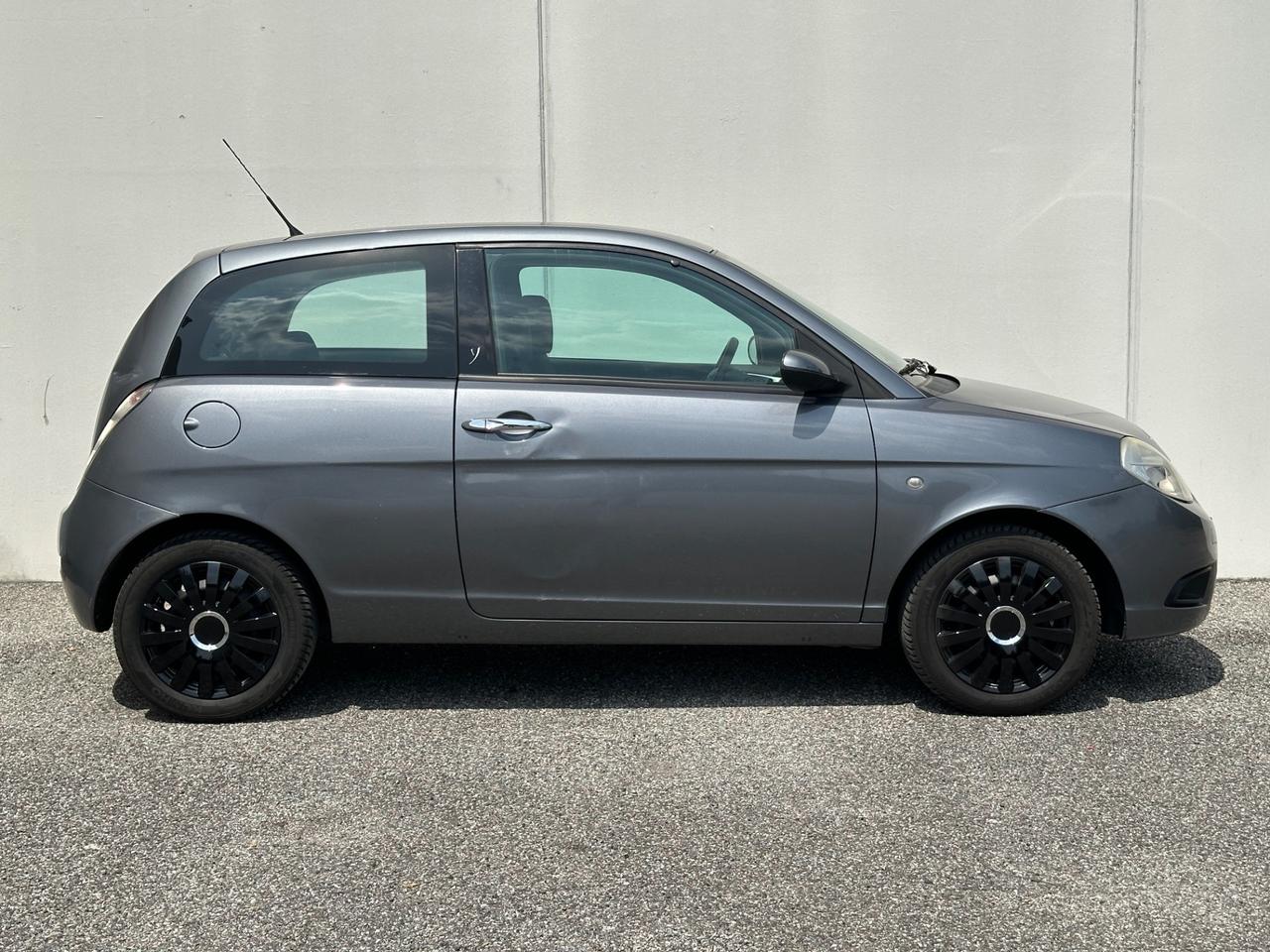 Lancia Ypsilon 1.2 Gpl Neopatentati
