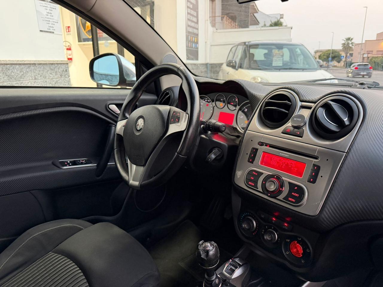 Alfa Romeo MiTo 1.6 JTDm 16V Distinctive Sport Pack