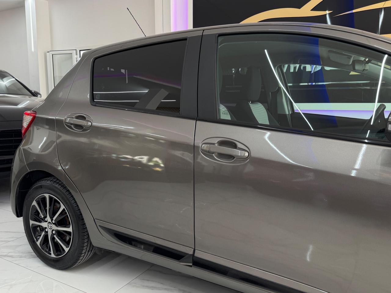 Toyota Yaris Hybrid Lounge Full Optional