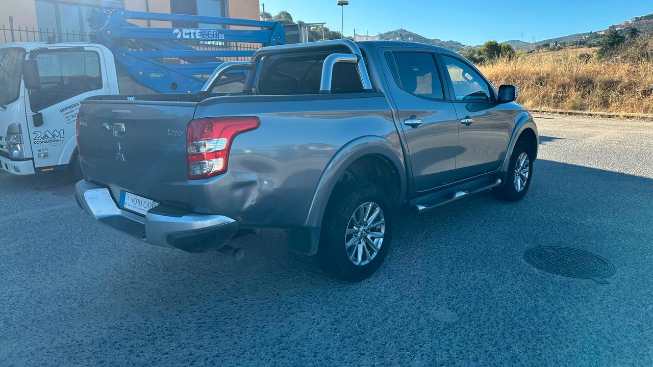 Mitsubishi L200 2.4 DI-D/181CV Double Cab Intense Hp Mivec