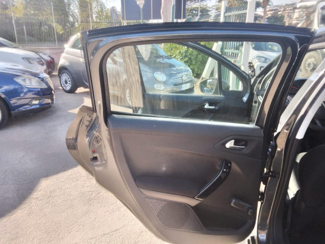Peugeot 208 1.4 HDi 2015