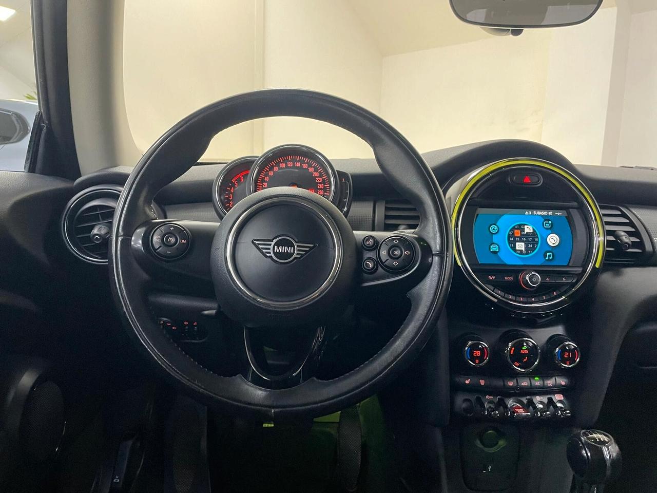 Mini Cooper D IV F56 2018 3p 1.5