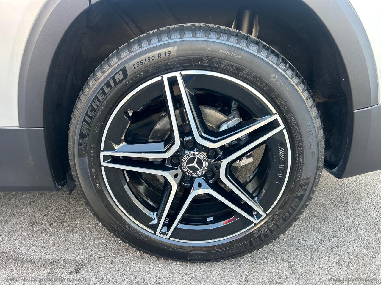 MERCEDES-BENZ GLB 200 d Automatic Premium