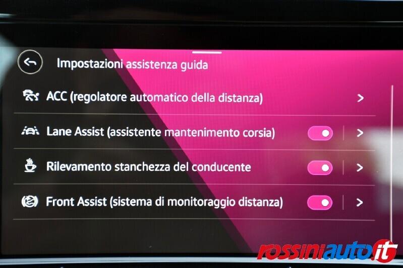 VOLKSWAGEN GOLF 8 1.0 ETSI 110 CV DSG LIFE + R17 VENTURA BI-COLOR