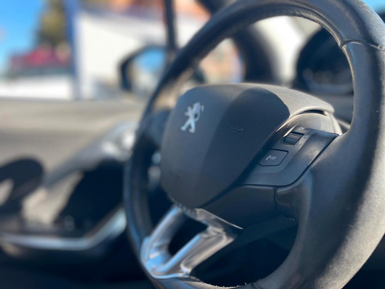 Peugeot 2008 BlueHDi 100 Black Matt