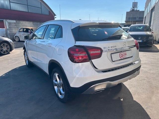 Mercedes-benz GLA 200 Business
