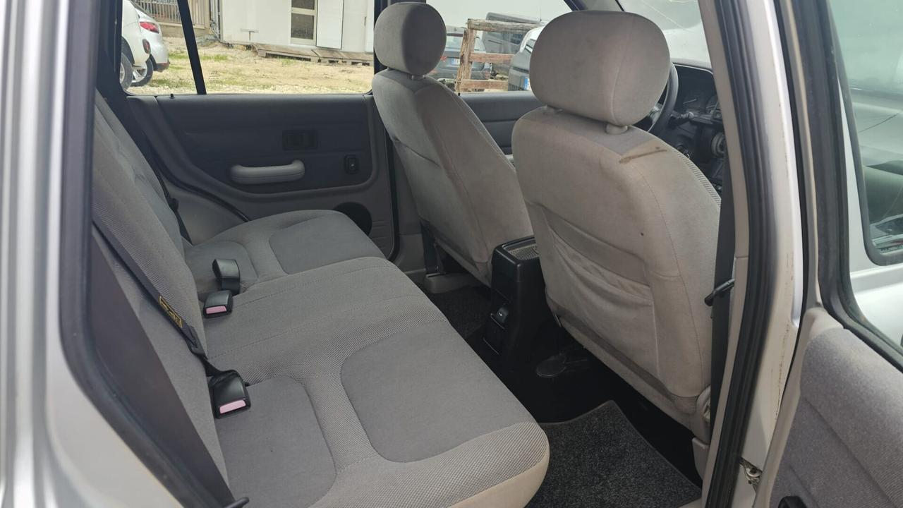 LAND ROVER FREELANDER 2.0 111 CV 2002 5P 4X4 E3 BUSINESS