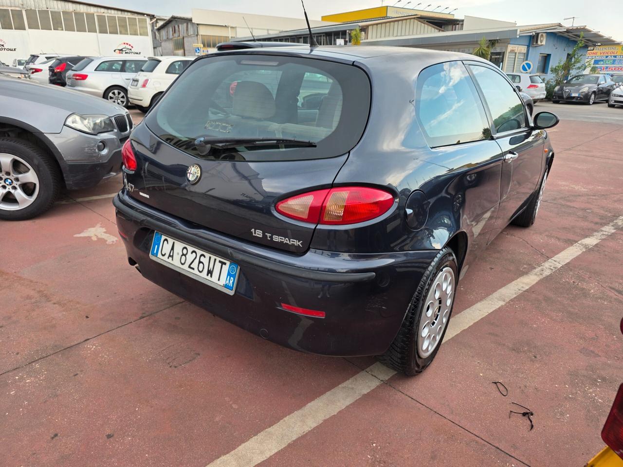 Alfa Romeo 147 1.6i 16V Twin Spark cat 5p. Distinctive GPL SCADUTO