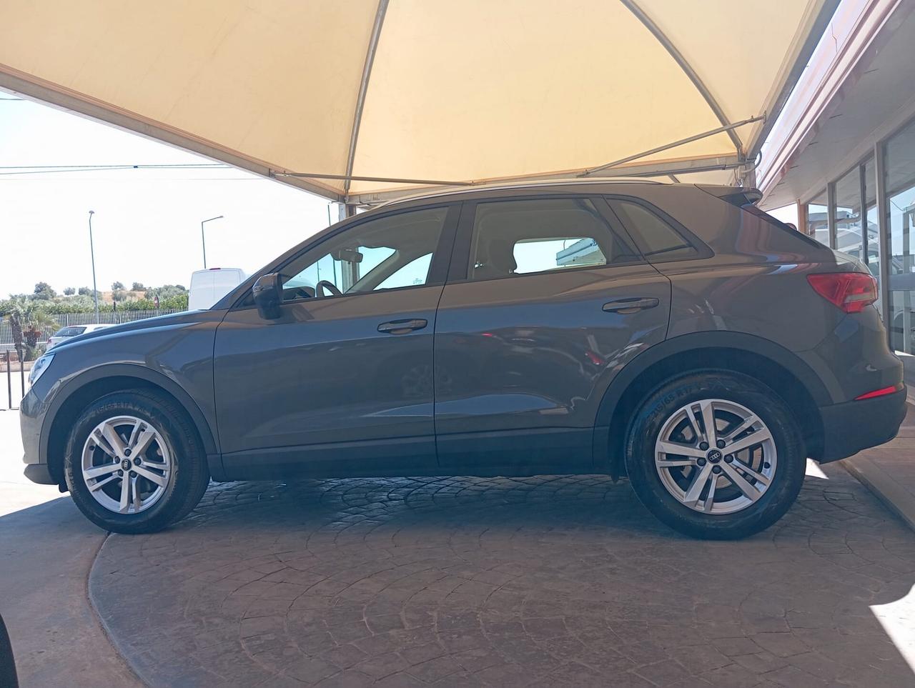 Audi Q3 35 TDI S tronic Business