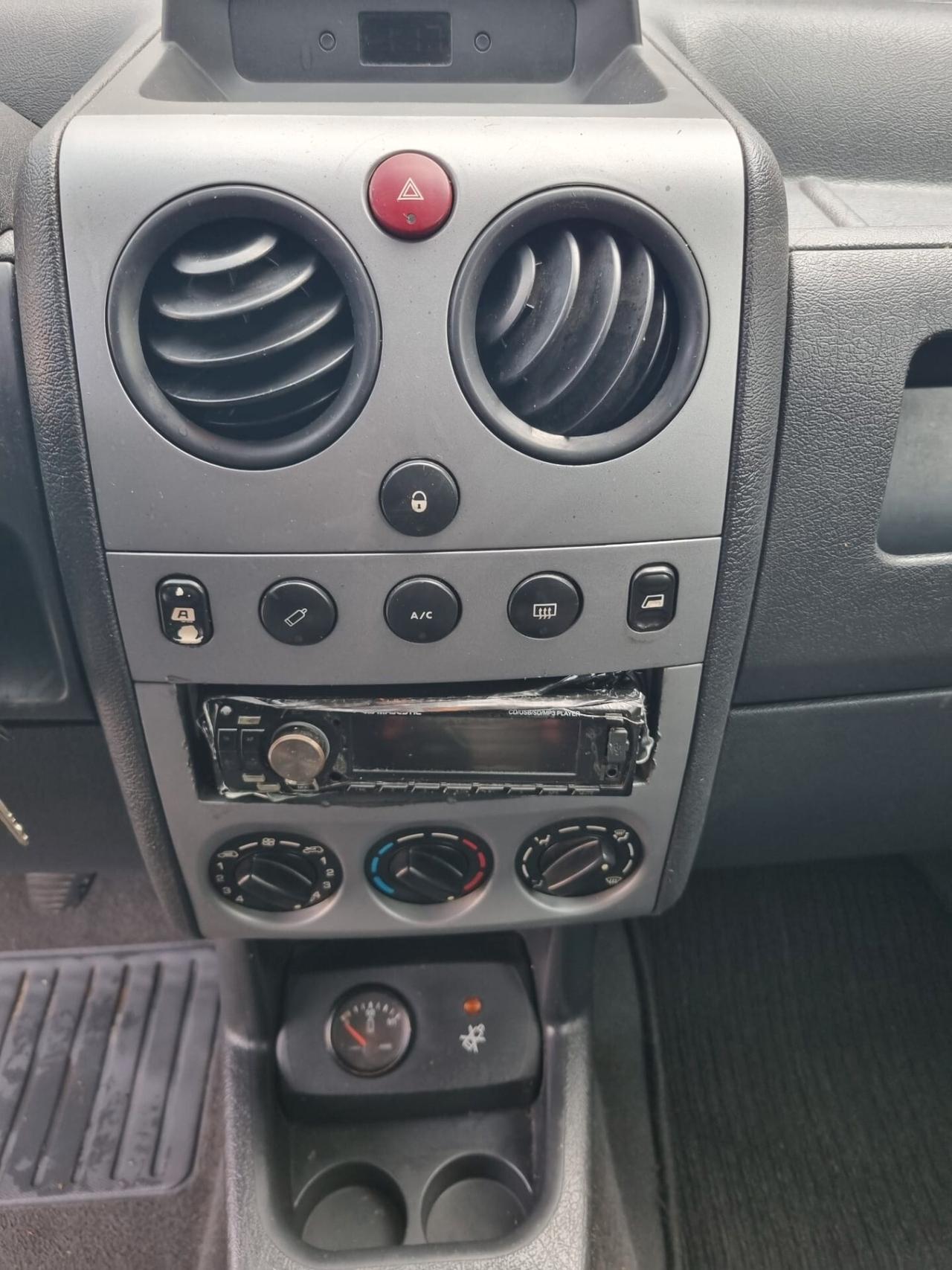 Citroen Berlingo 1.4 4p. Bi Energy M 20 First Van