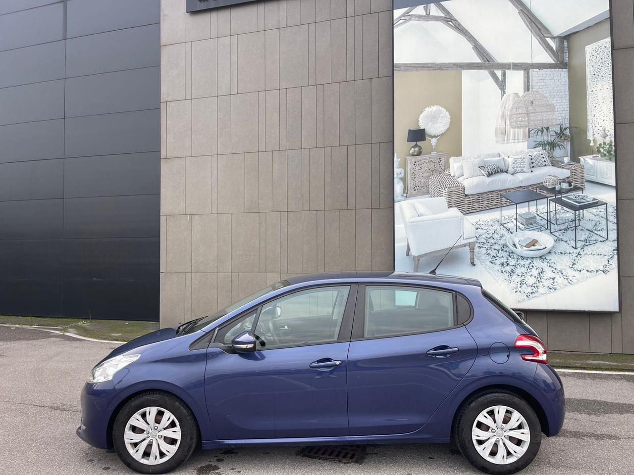 Peugeot 208 1.6 e-HDi 92 CV Stop&Start 5 porte Allure