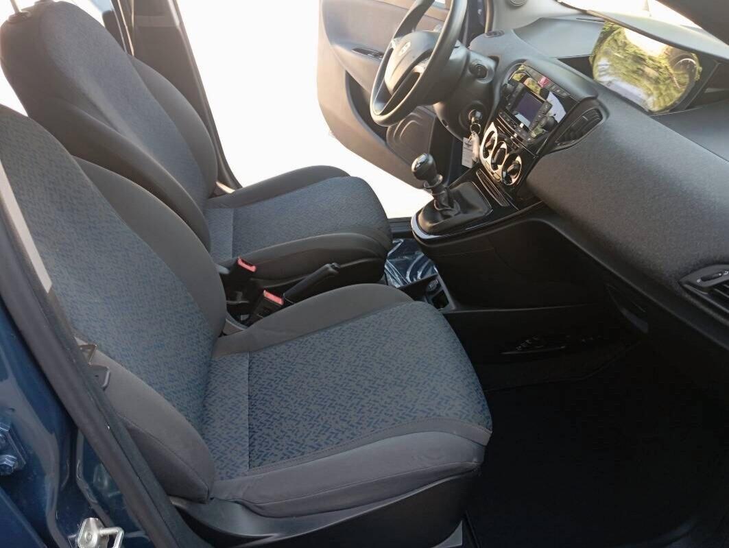 Lancia Ypsilon 1.0 FireFly 5 porte S&S Hybrid Silver Plus