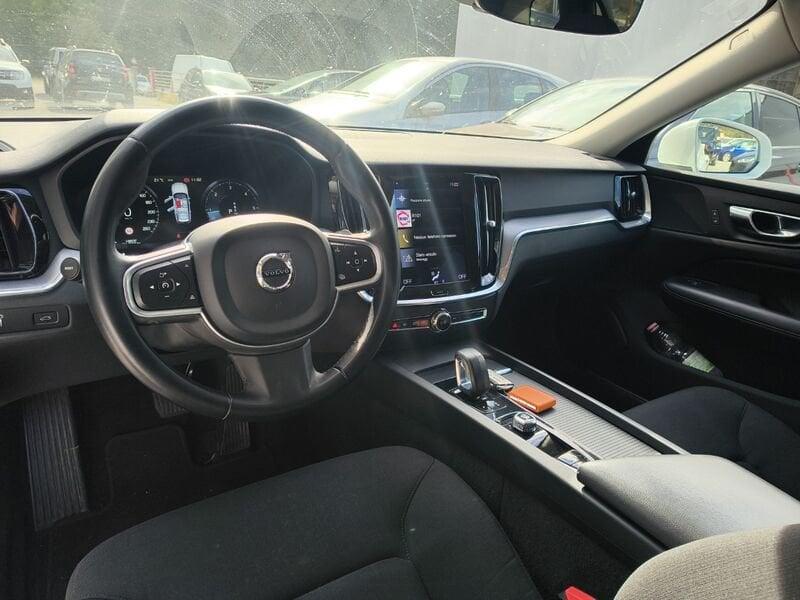 Volvo V60 V60 2.0 b4 Momentum auto (PREZZO REALE)