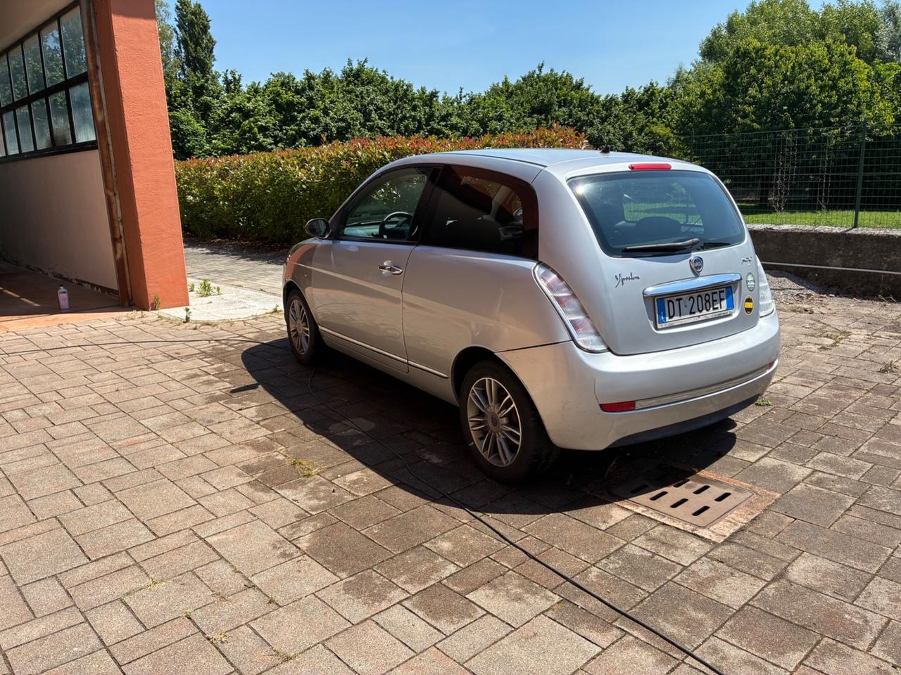 Lancia Ypsilon 1.3 MJT 75 CV Modamilano