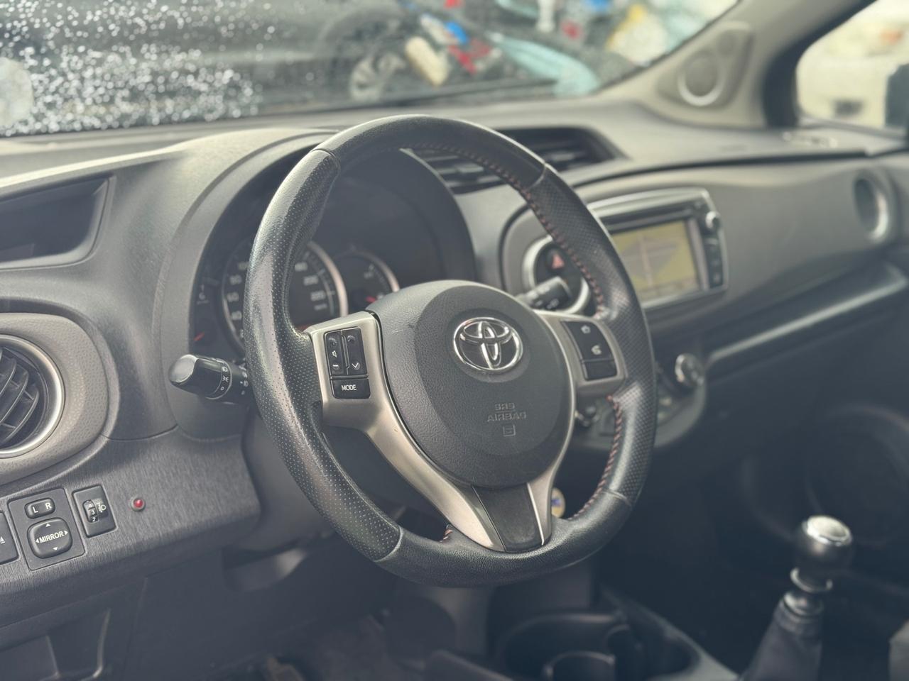 Toyota Yaris 1.4 D-4D 5 porte Lounge GARANZIA