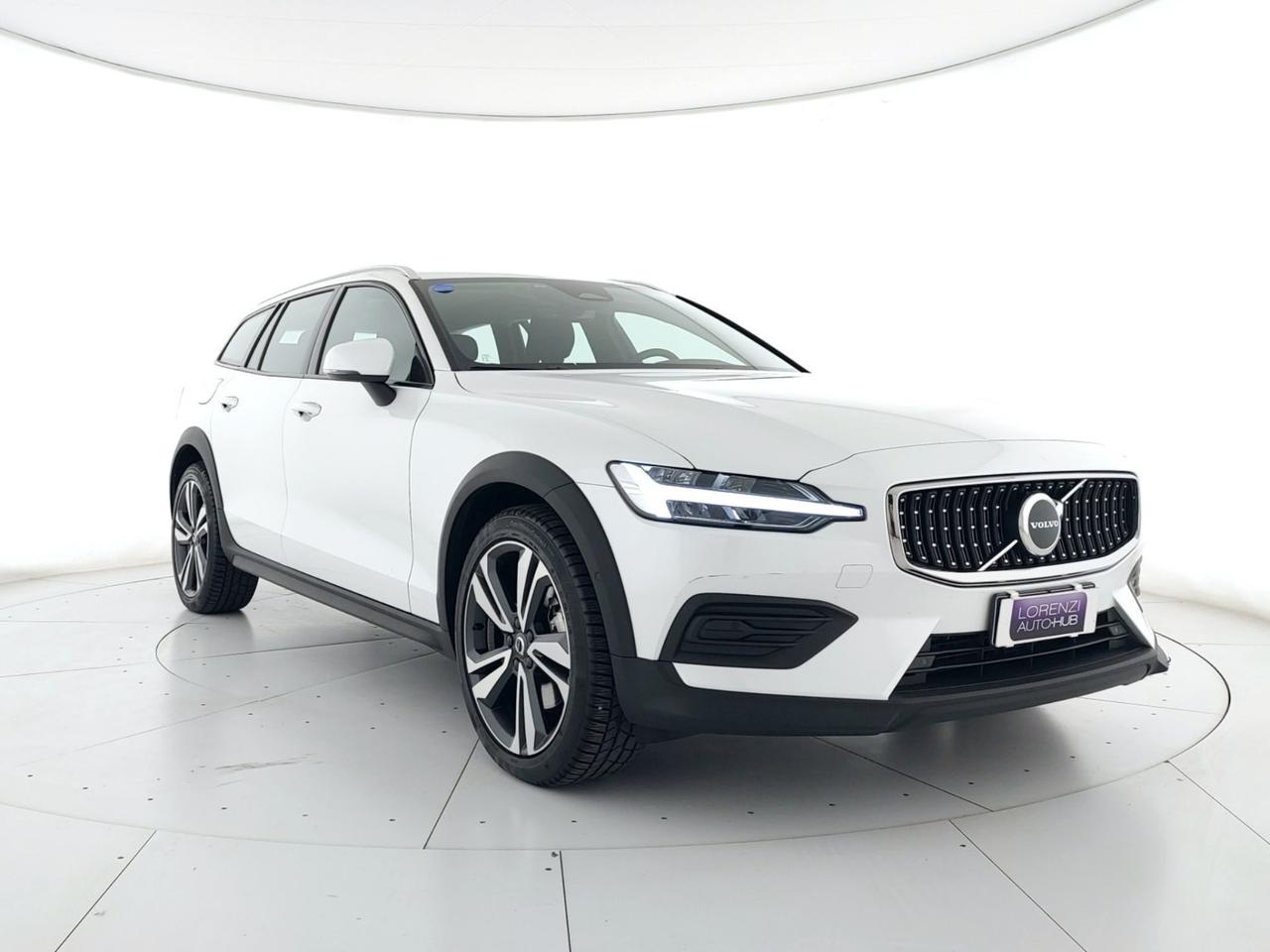 VOLVO V60 Cross Country 2.0 b4 Core awd auto CAMERA+FULL LED