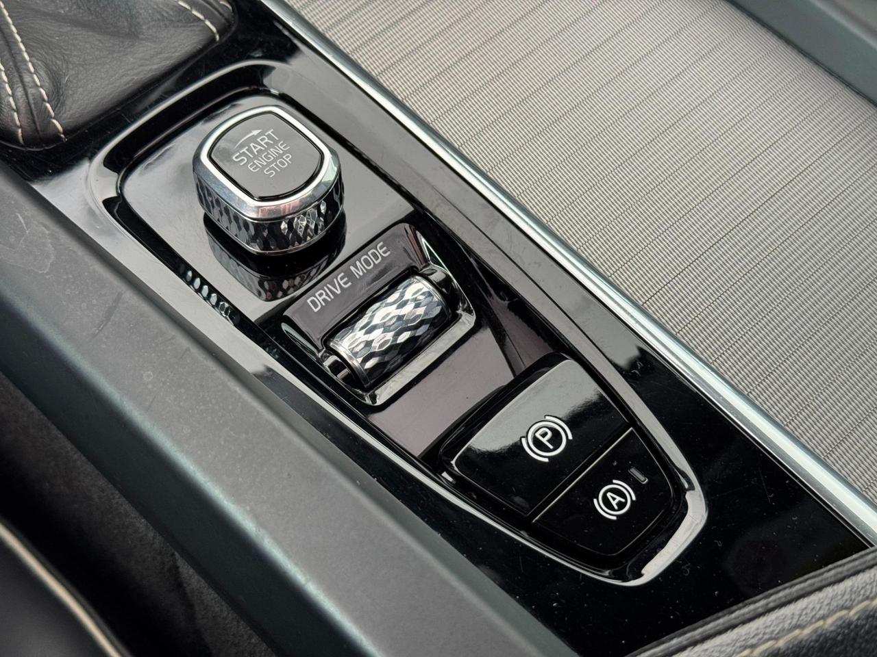 Volvo XC60 2.0 d4 190cv R-design awd Aut. Tetto Apribile