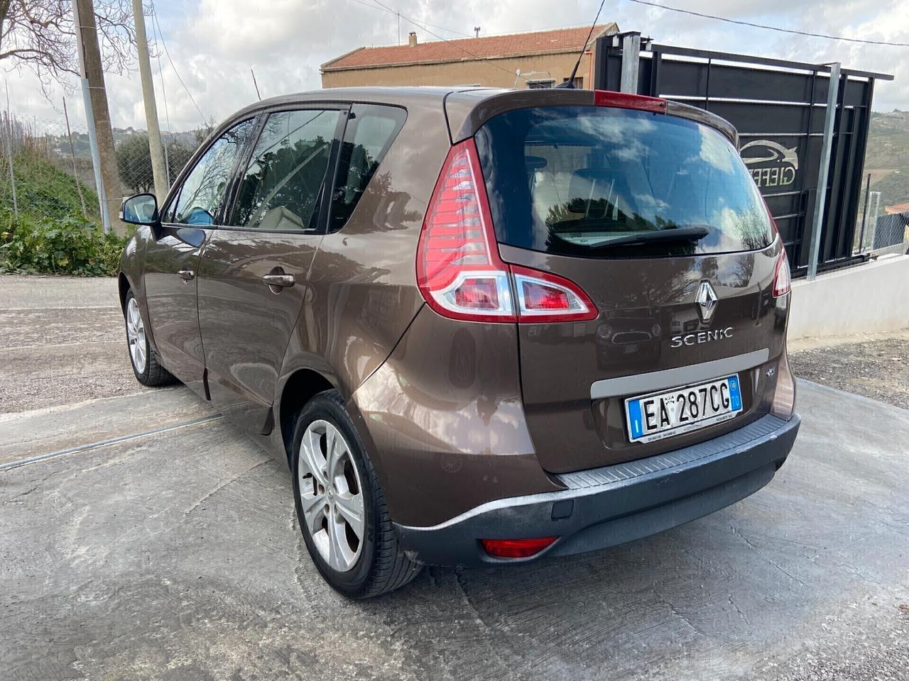 Renault Scenic X-Mod 1.5 dCi 110CV Luxe