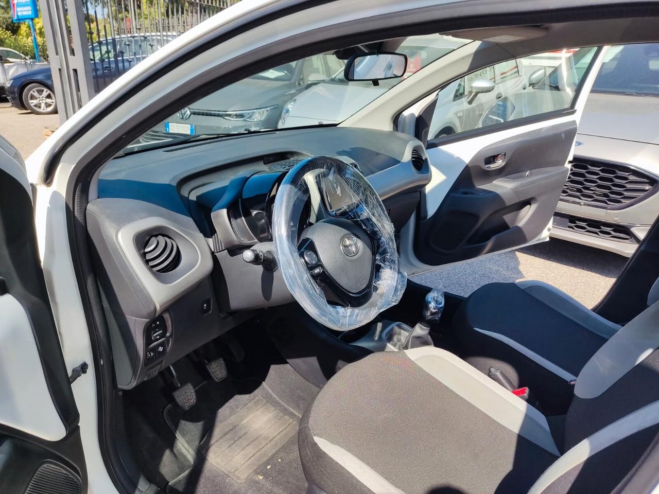 Toyota Aygo 1.0 VVT-i 69 CV 5 porte x-clusiv