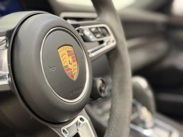 PORSCHE 911 3.0 Carrera 4 GTS Cabriolet