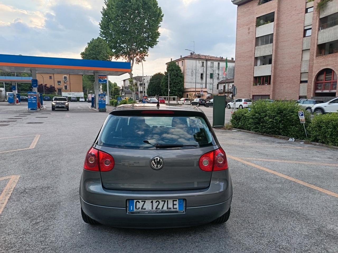 Volkswagen Golf Benz anno 2006 ok neo patente z
