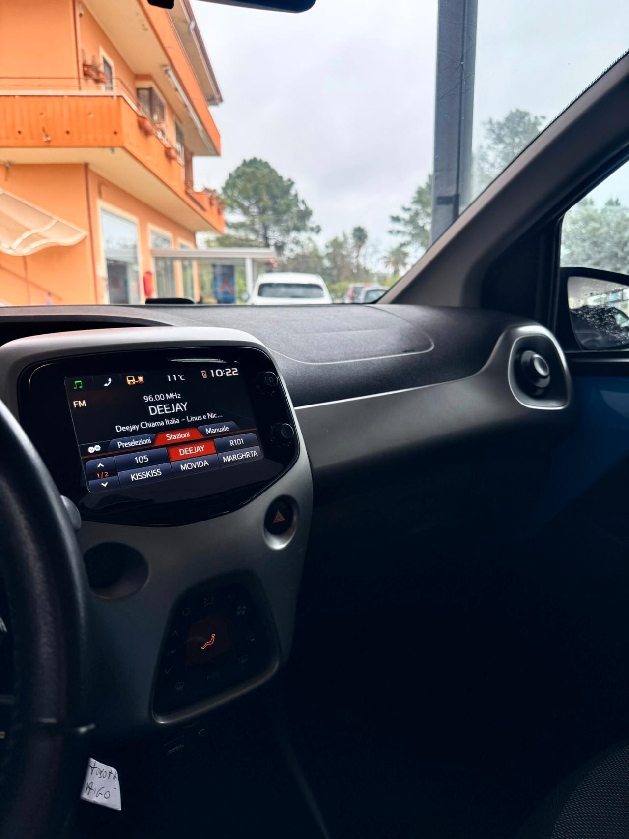 Toyota Aygo 1.0 VVT-i 69 CV 5 porte x-play imm.2017