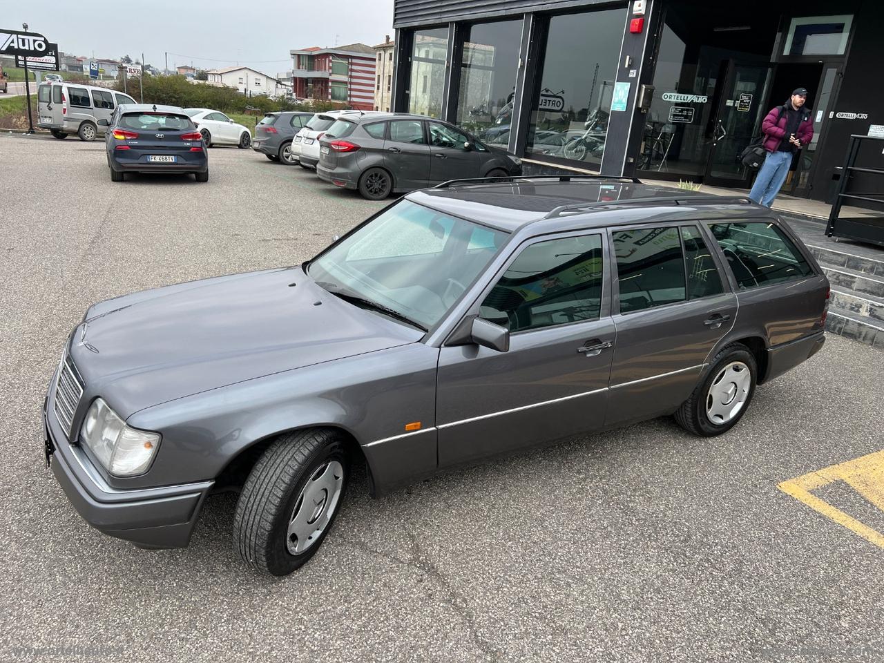 MERCEDES-BENZ E 200 S.W. Elegance DA COLLEZIONE