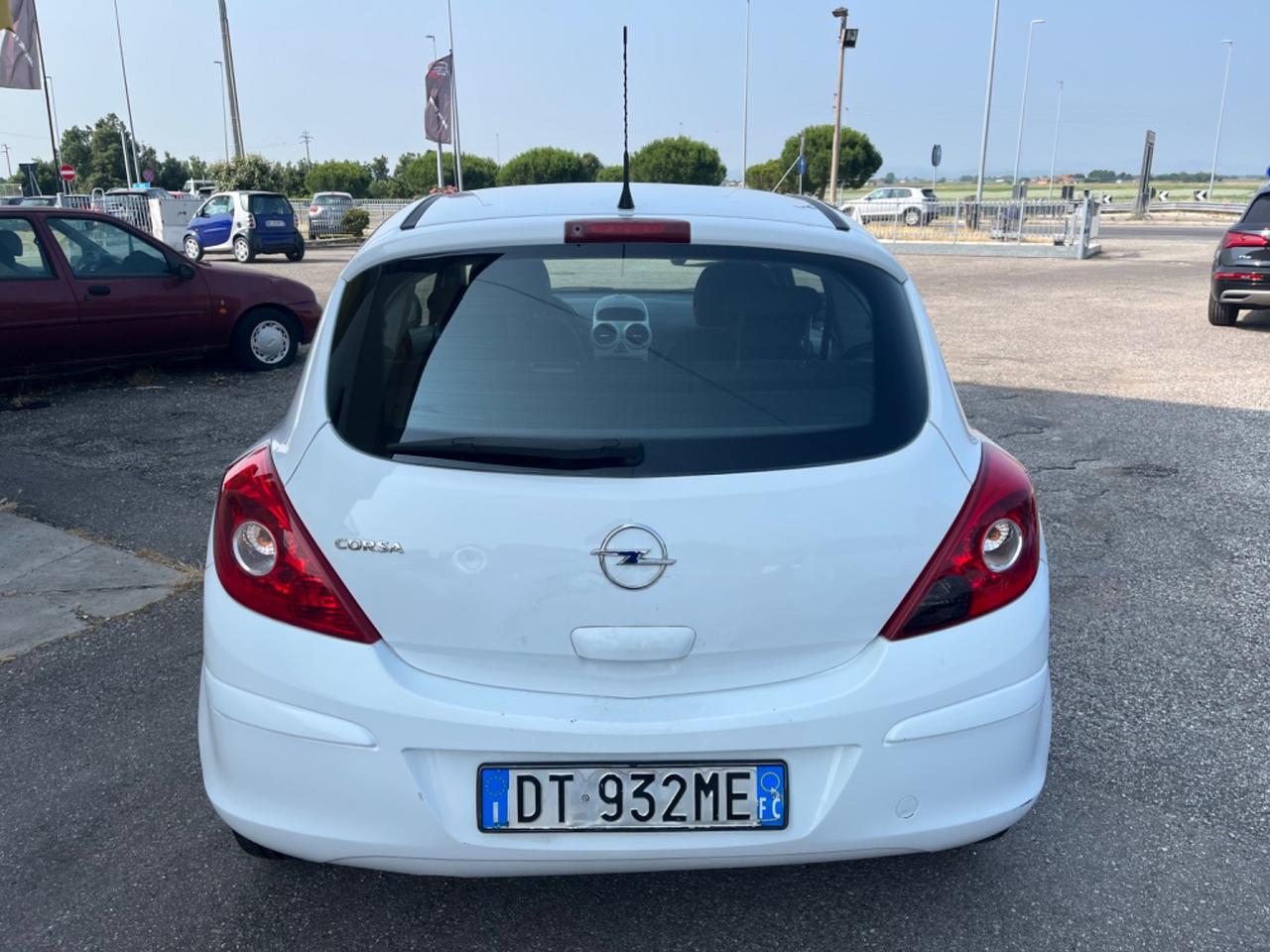 Opel Corsa 1.2 3 porte Club GPL ok neopatentati