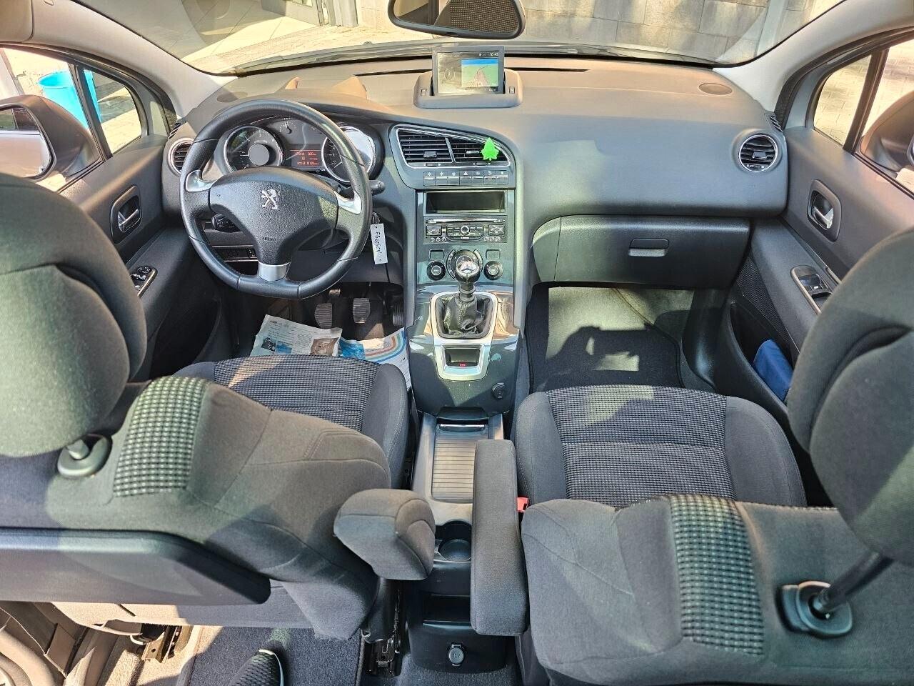 Peugeot 5008 1.6 Diesel Allure 7 Posti – Tetto Panoramico – Navigatore – KM CERTIFICATI