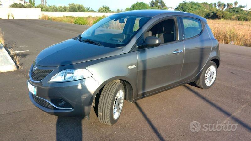 Lancia Ypsilon 1.2 69cv Silver