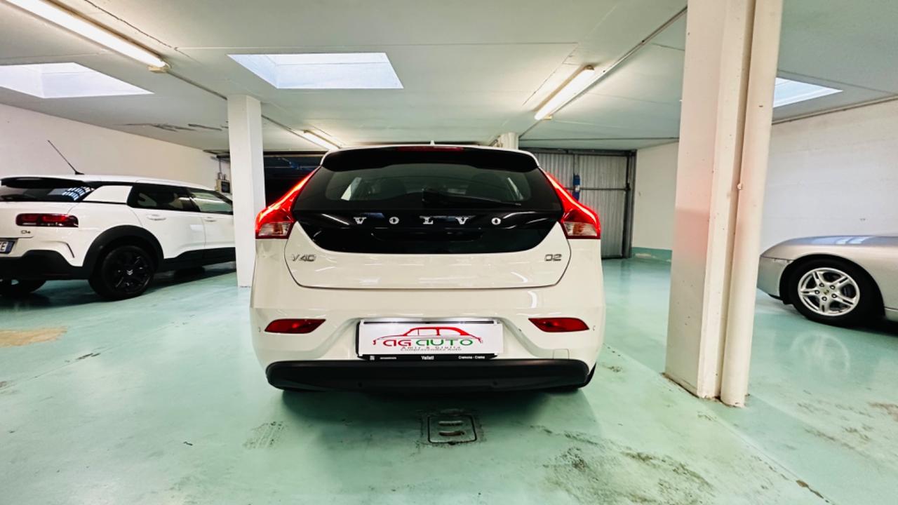 Volvo V40 D2 1.6 diesel (anche per neopatentati)