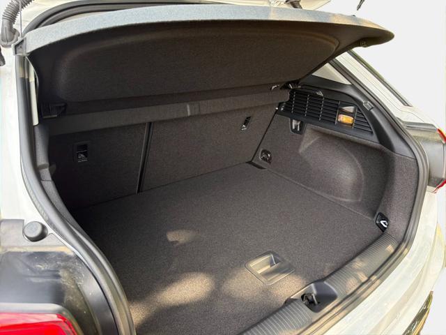 AUDI Q2 35 TFSI Business Advanced